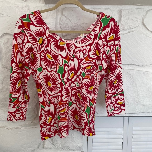 Hot Pink white yellow black green floral knit top v neck and scoop back - Picture 2 of 9
